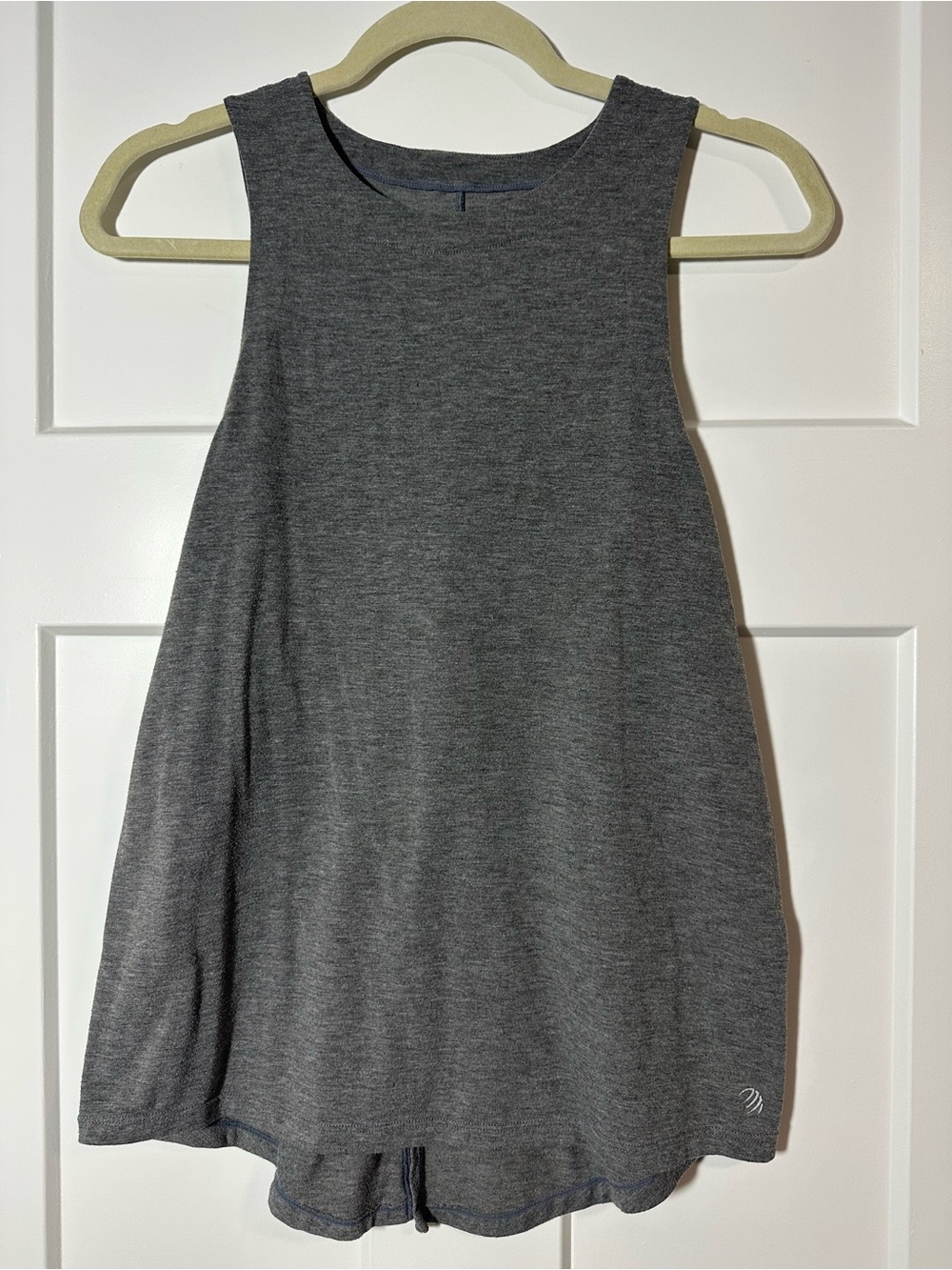 Sleeveless Gray Athletic Tank Top